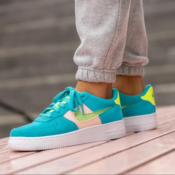 🌸 NIKE AIR FORCE 1 Sneakers Shoes Suede New - Picture 11 of 11